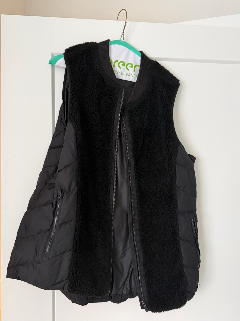 Athleta Black Sherpa Puffer Vest Women’s [medium] Mixed Media Full Zip